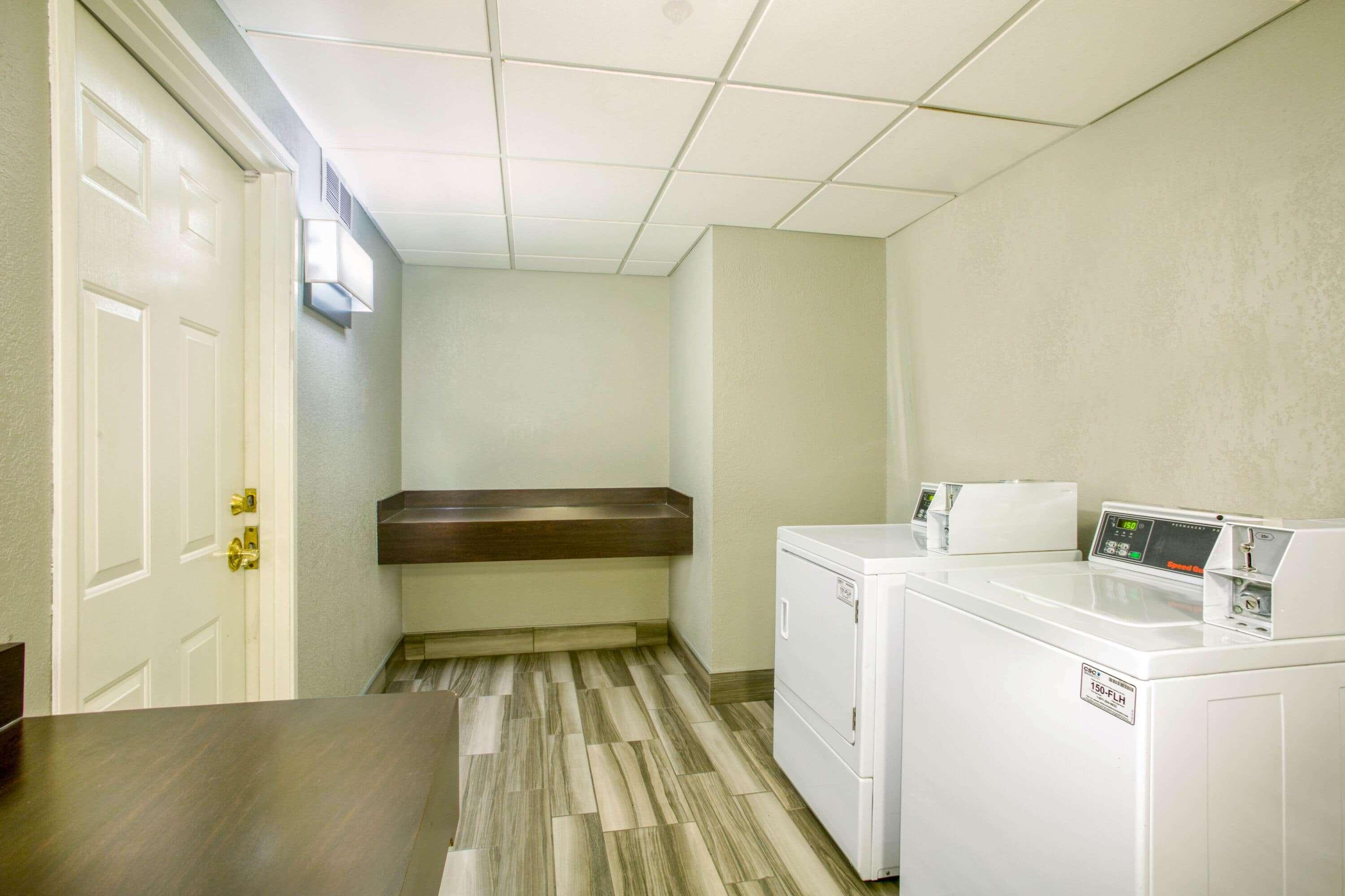 La Quinta By Wyndham St. Louis Westport Otel Maryland Heights Dış mekan fotoğraf