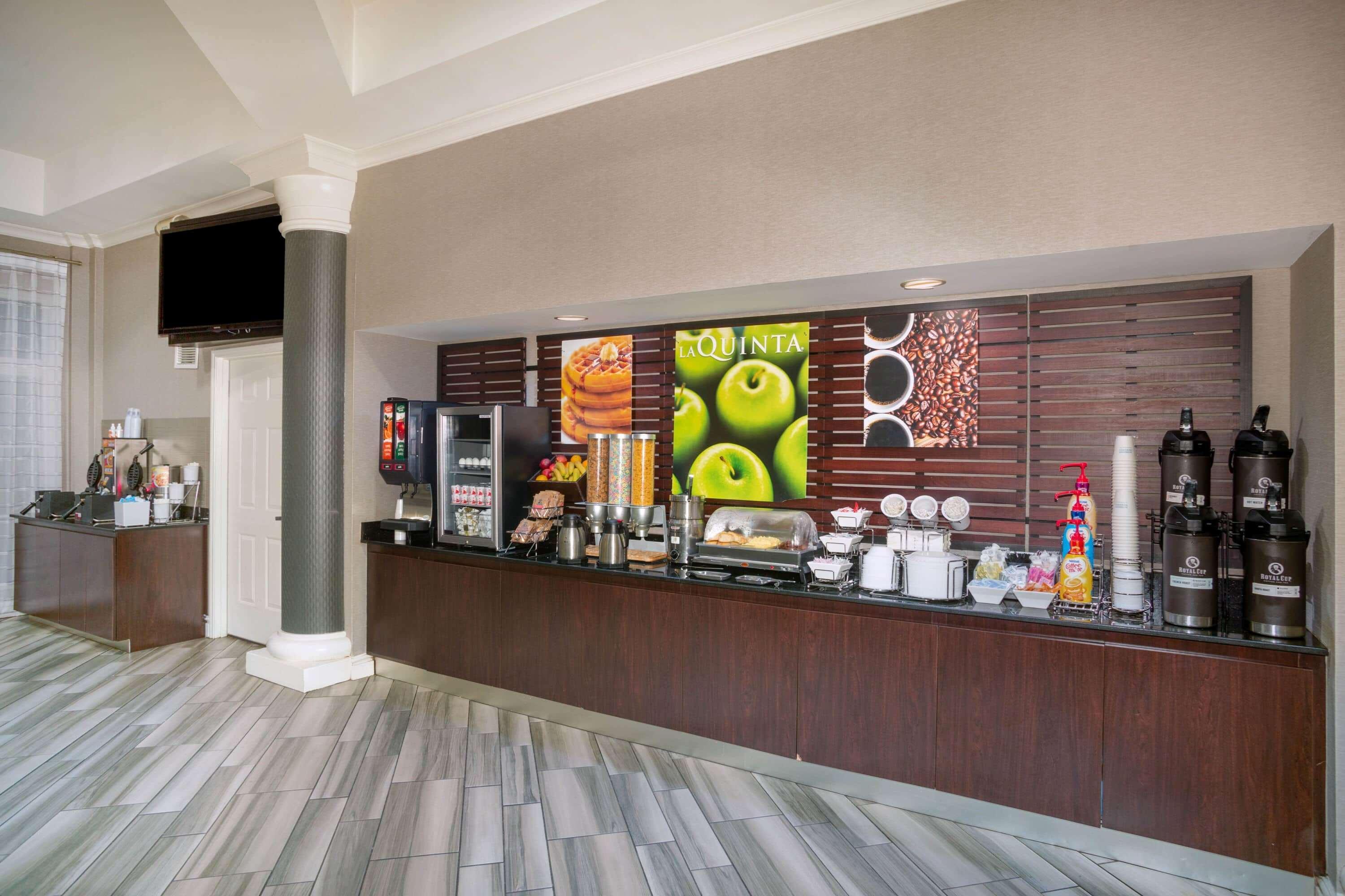 La Quinta By Wyndham St. Louis Westport Otel Maryland Heights Dış mekan fotoğraf