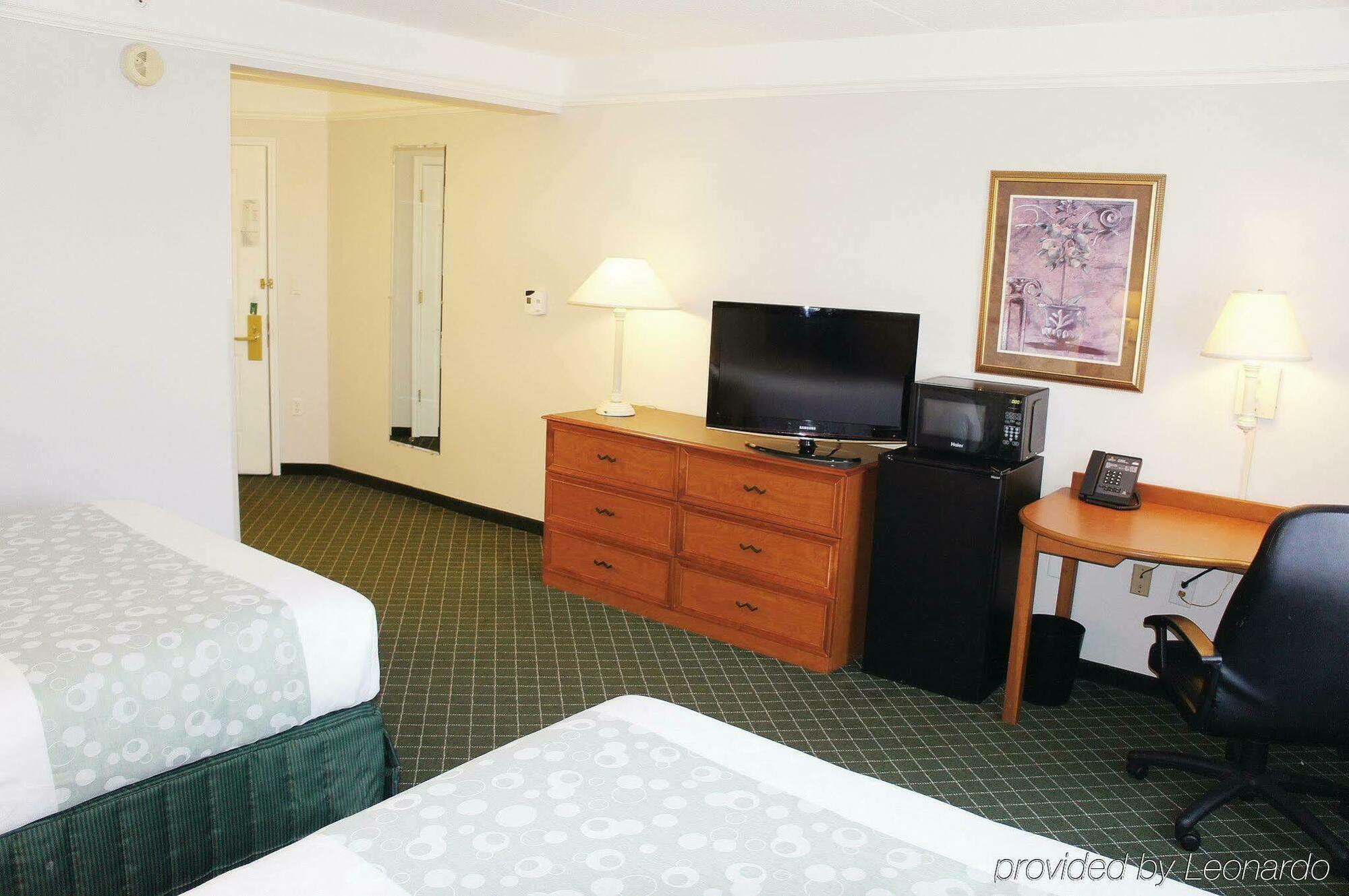 La Quinta By Wyndham St. Louis Westport Otel Maryland Heights Dış mekan fotoğraf